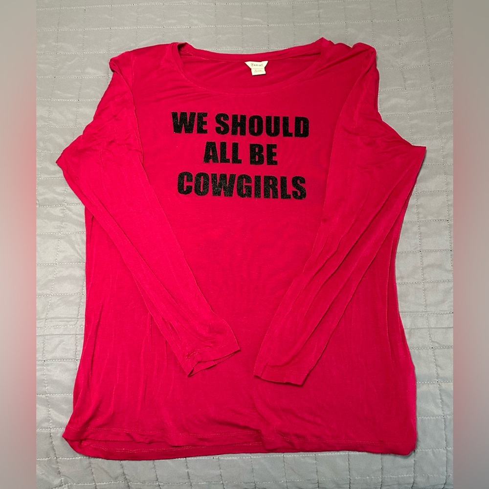 💋Ariat brand.💋 Long-sleeved women’s top. WE SHOULD ALL BE COWGIRLS.